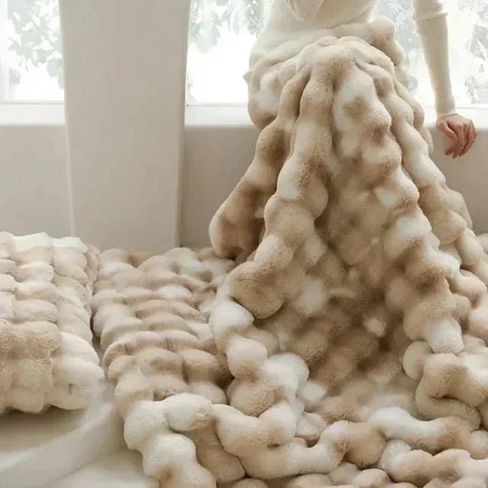 Faux Fur Throw Blanket - Textured Fabric - Elegant Design