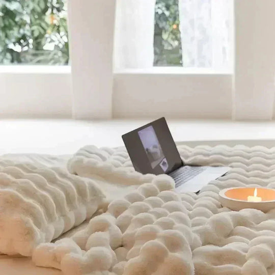 Faux Fur Throw Blanket - Textured Fabric - Elegant Design