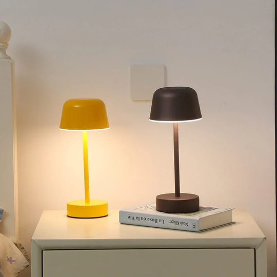 Table Lamp - Modern Design - Dimmable Lighting