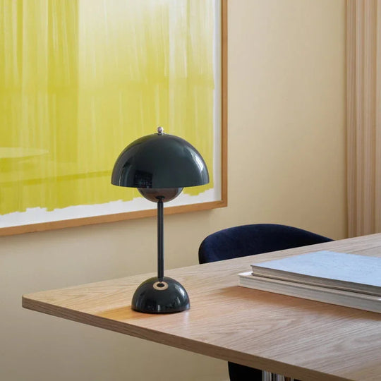 LED Table Lamp - Compact Design - USB Rechargeable - Luvonic