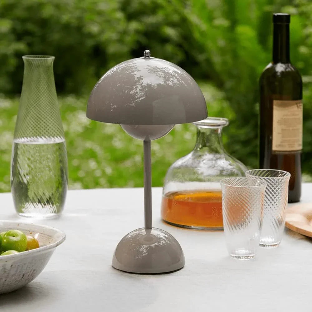 LED Table Lamp - Compact Design - USB Rechargeable - Luvonic