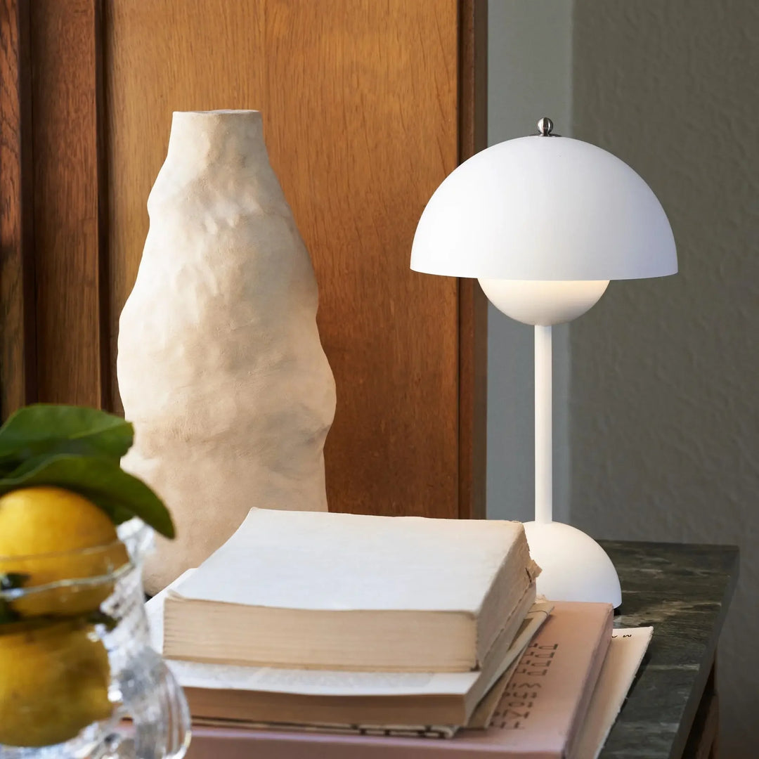 LED Table Lamp - Compact Design - USB Rechargeable - Luvonic