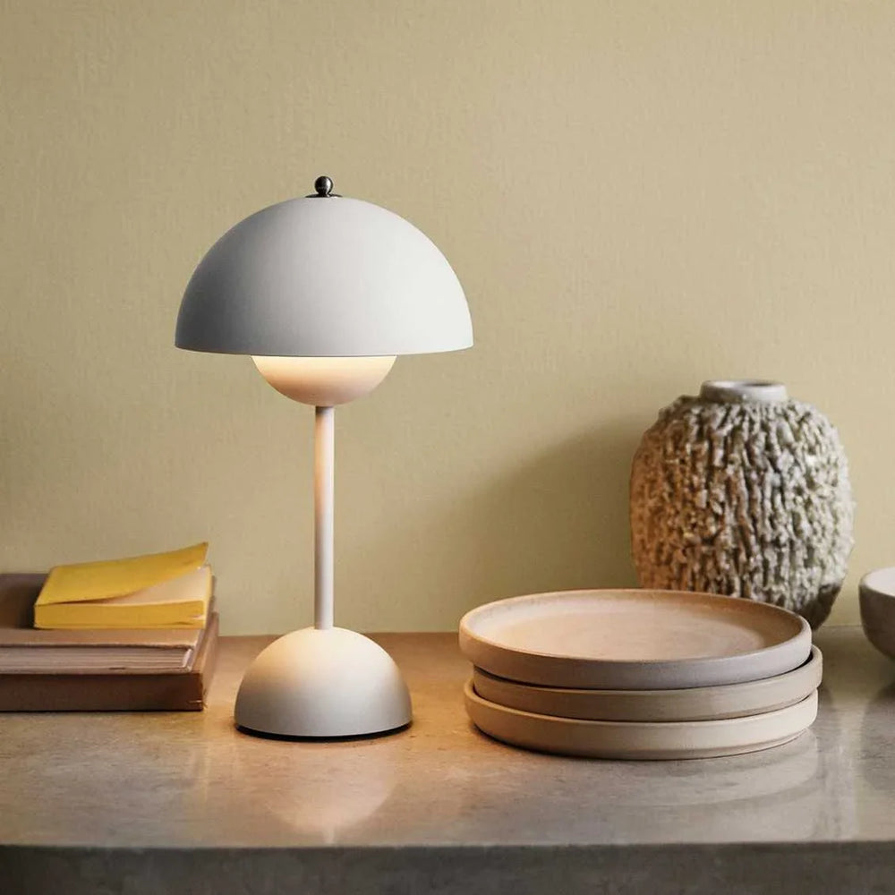 LED Table Lamp - Compact Design - USB Rechargeable - Luvonic