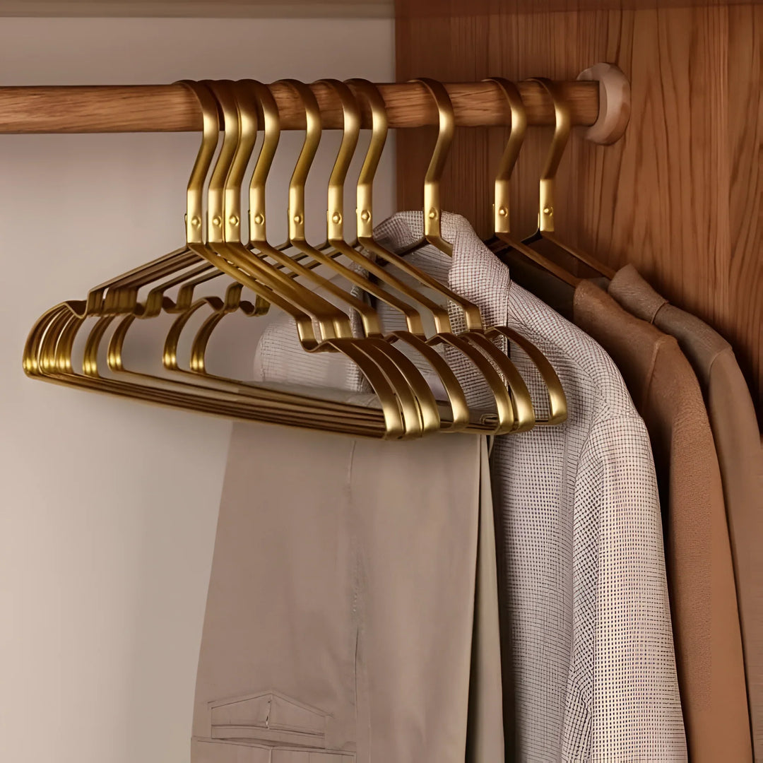 Anti-Slip Clothes Hangers - Velvet Coating - Gold and Silver Finish