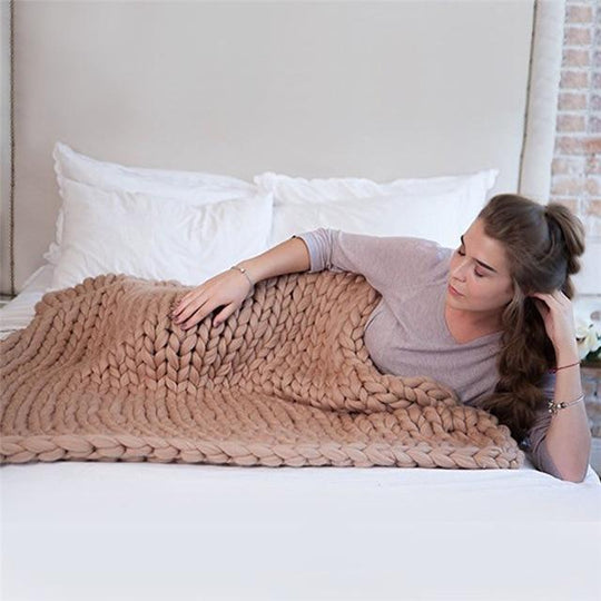 Chunky Knit Blanket - Soft Material - Decorative Design