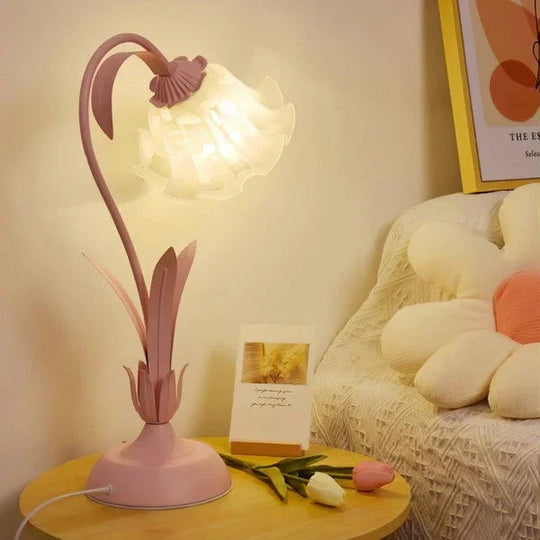 Lamp - Vintage Floral Design - Adjustable Arm