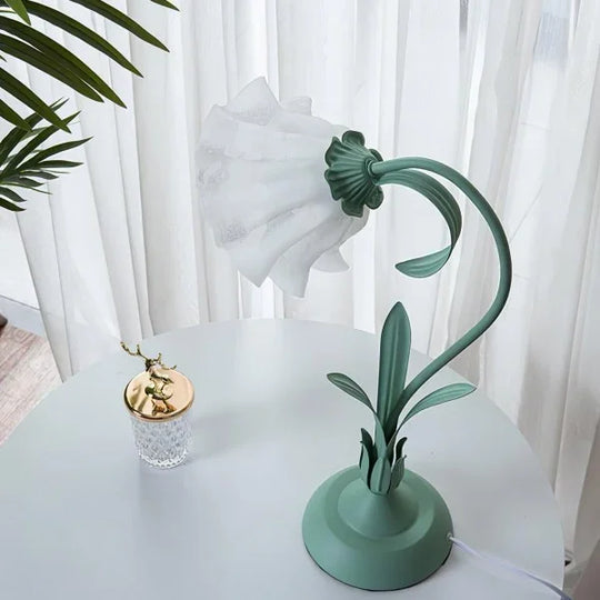 Lamp - Vintage Floral Design - Adjustable Arm
