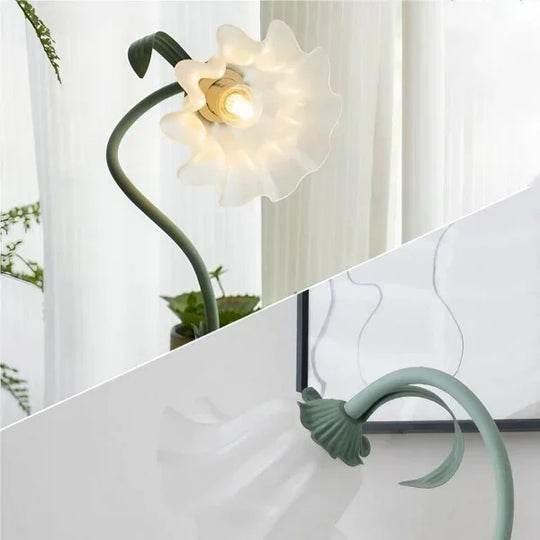 Lamp - Vintage Floral Design - Adjustable Arm