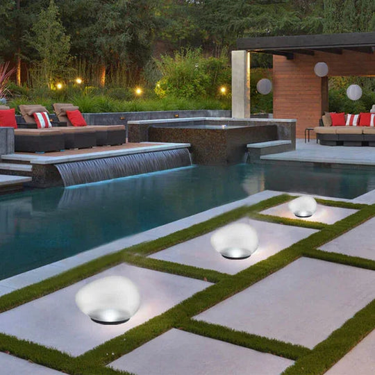 Solar Landscape Light - Solar Powered Outdoor Lights - Modern Outdoor Lighting 4